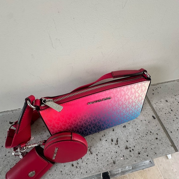 Michael Kors Jet Set Ombré Logo Crossbody Bag with Case for Apple Airpods Pro® - Picture 7 of 17